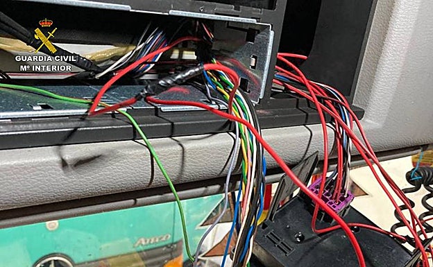 Tacógrafo manipulado del camión interceptado en Monforte del Cid. 