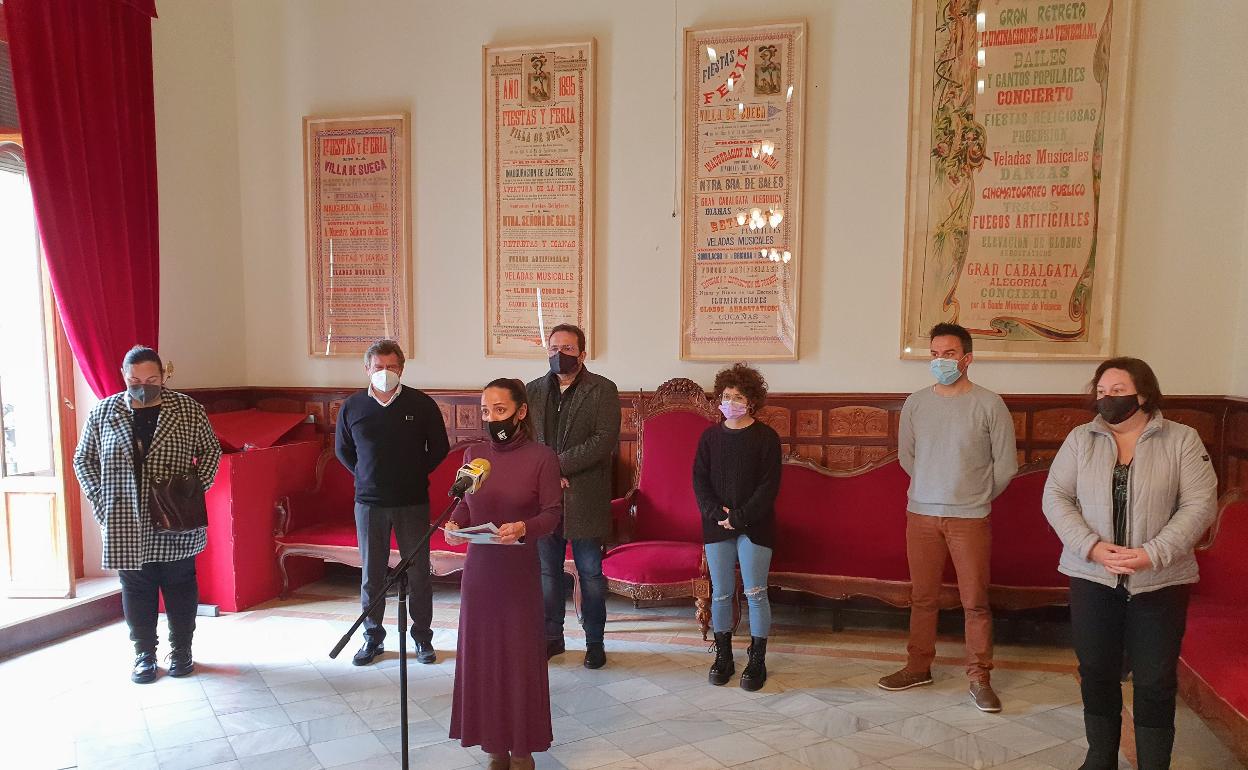 Lectura del manifiesto en el Ayuntamiento de Sueca. 