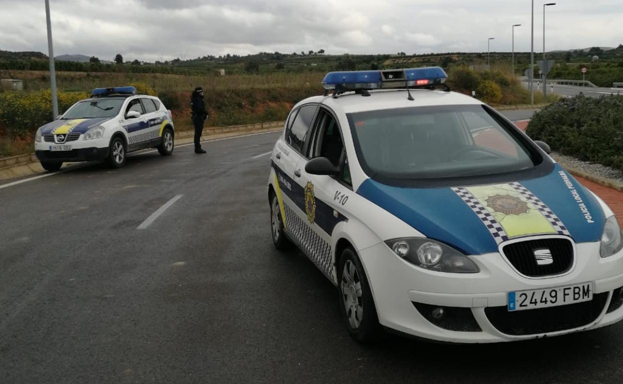 Dos patrullas de la Policía Local de Pedralba en una imagen de archivo. 