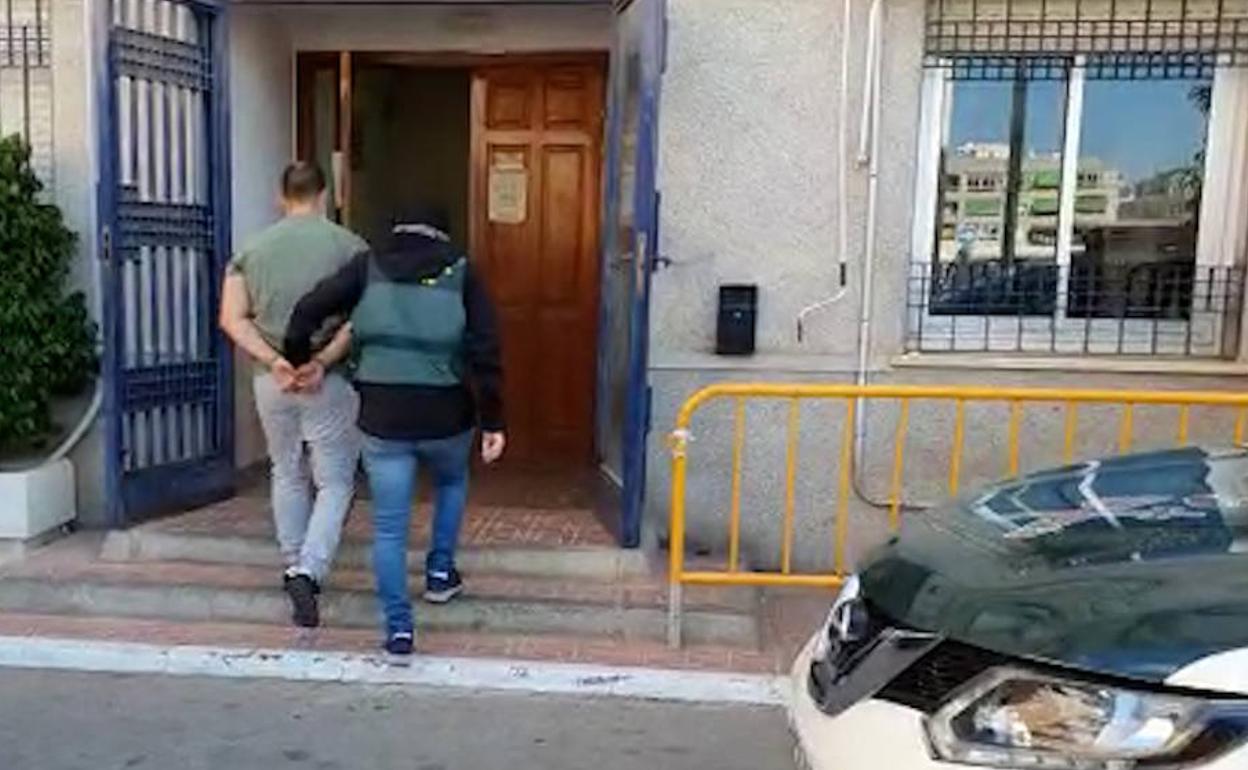 La operación 'Gemina' se salda con diez detenidos en el municipio alicantino. 