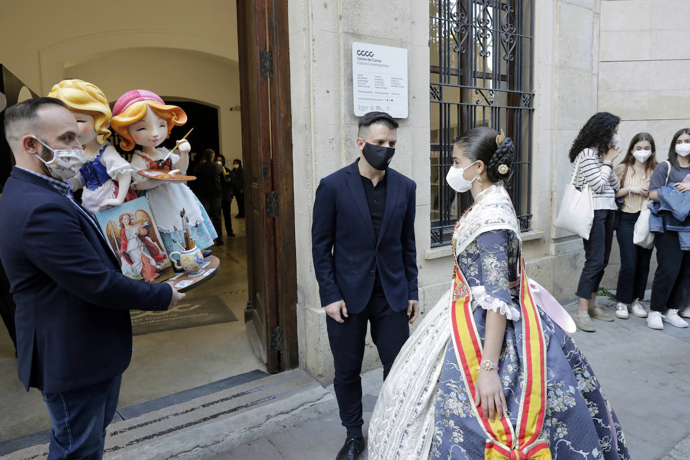 Fotos: Una plantà infantil simbólica de las Fallas 2021