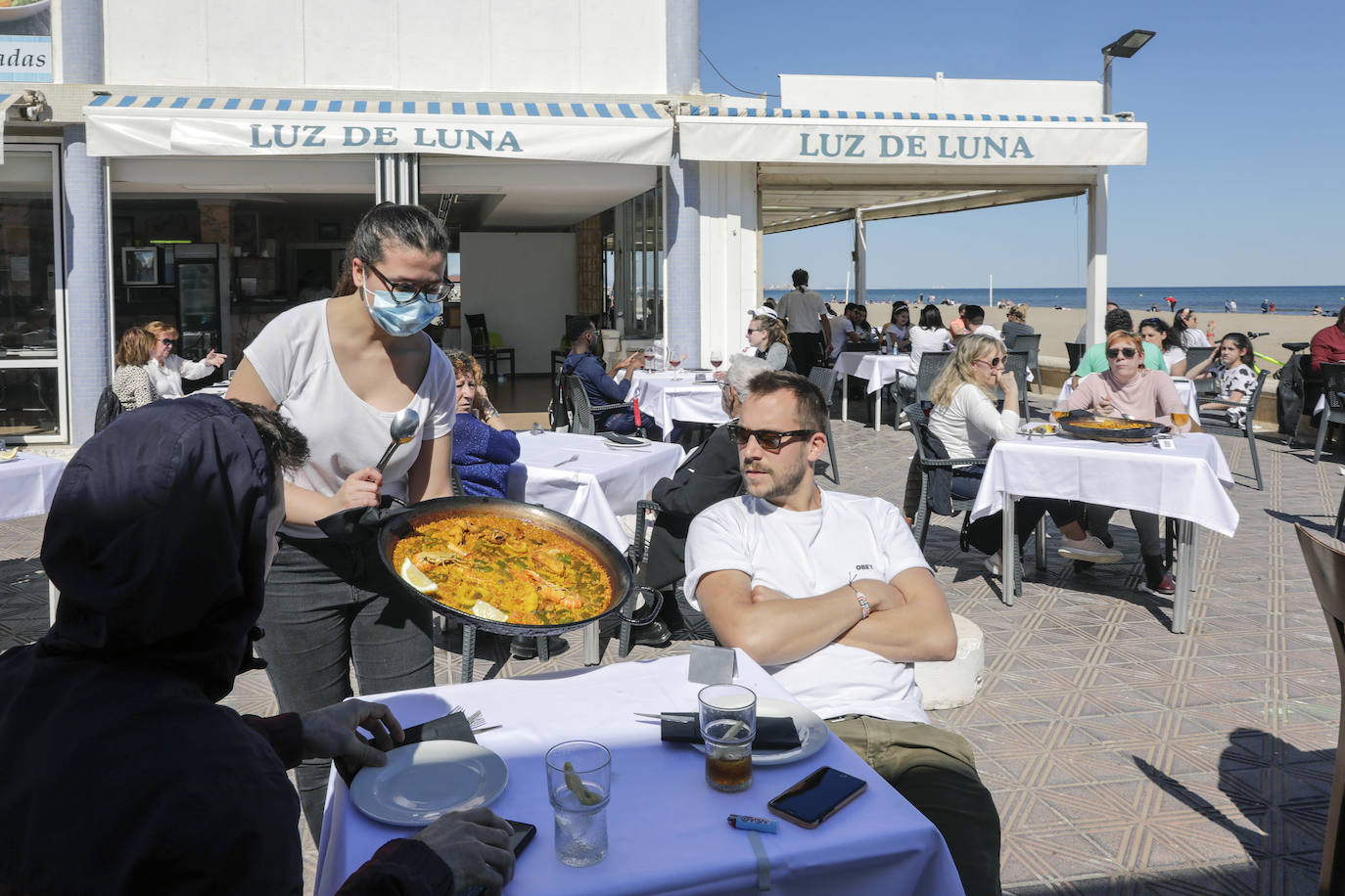 Fotos: Las terrazas se desbordan en Valencia