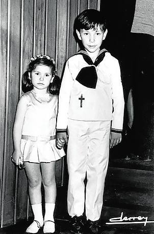 1963. «El día de la comunión de mi hermano Juan. Años más tarde nacieron mis hermanas».