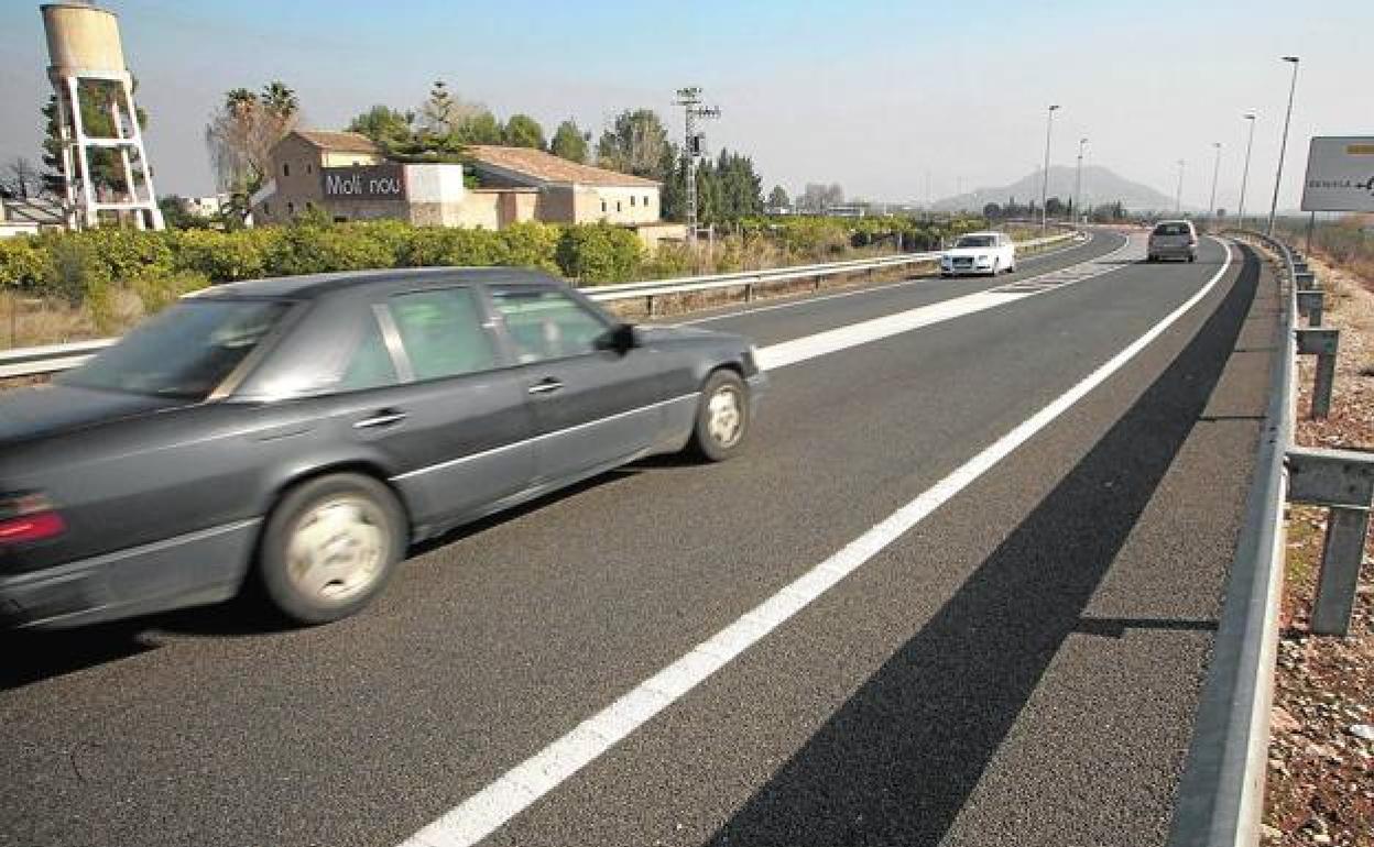 Tramo final de la CV-60, en la localidad de Beniflà. en la Safor. 