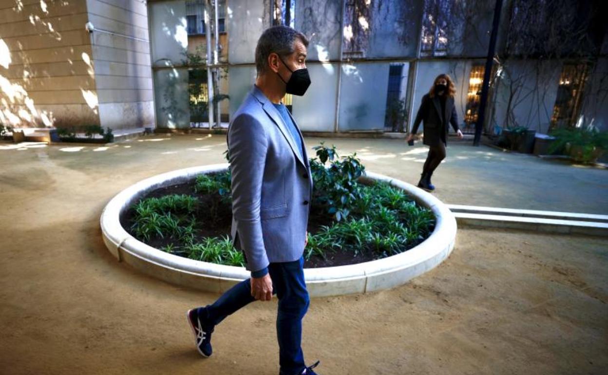 Madrid bloquea la propuesta de Cantó para designar una nueva síndica y deja todo en el aire