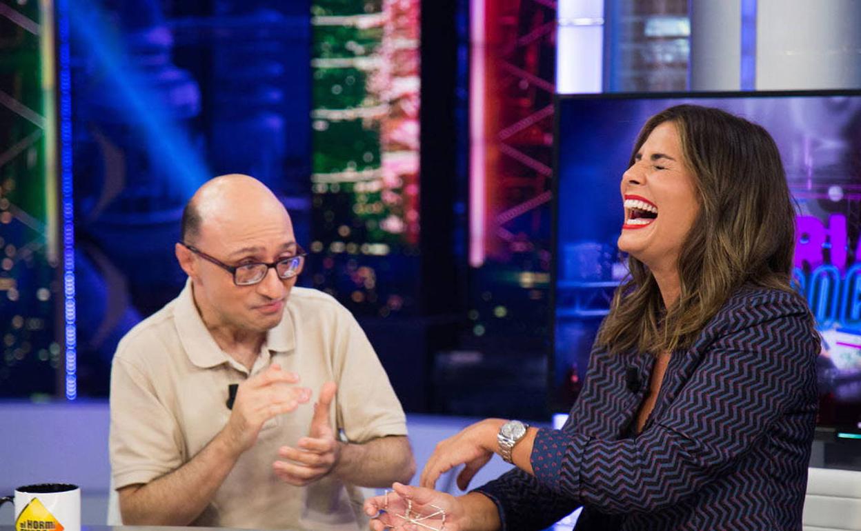 El actor Jesús Vidal y la colaboradora Nuria Roca en el programa El Hormiguero'. 