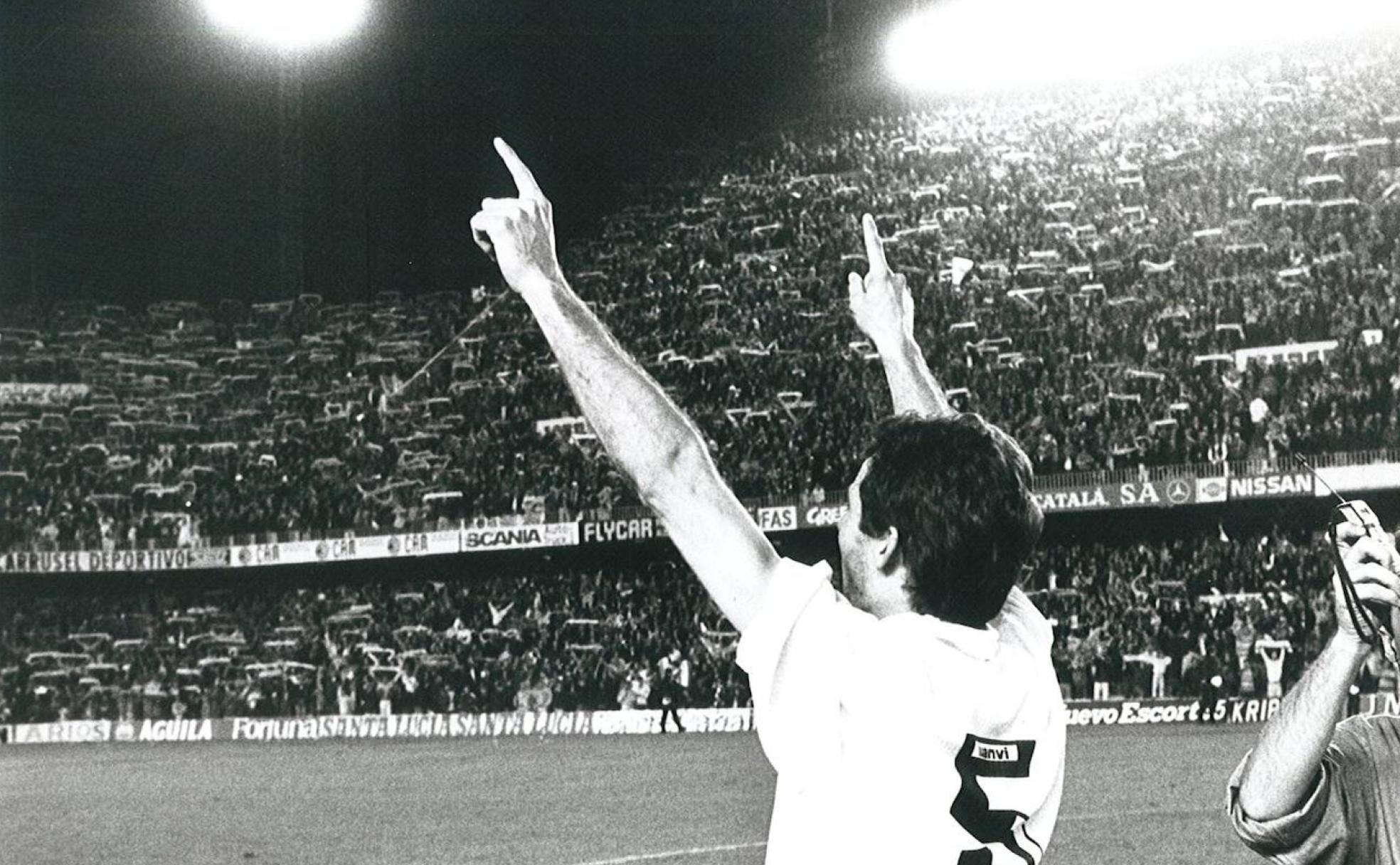 Giner celebrando el pase a cuartos en Mestalla 