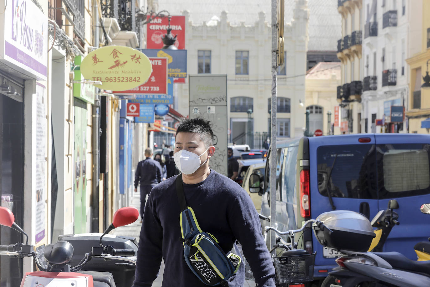 Algunos vecinos y comerciantes ya no se niegan a que la zona se denomine 'Chinatown'si eso va a dar visibilidad y visitantes. Otros muestran su firme rechazo a una iniciativa impulsada desde los presupuestos participativos del Gobierno municipal con el voto a favor de sólo 342 personas.