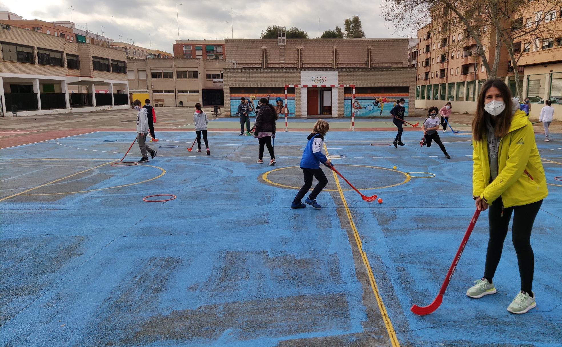 Leles Muñoz, durante una actividad con sus alumnos.