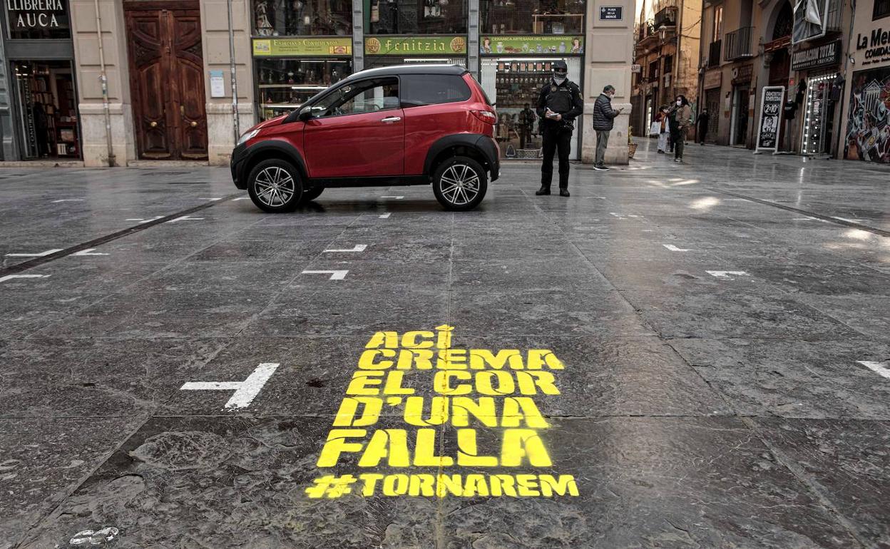 Pintada en el lugar donde se planta una falla