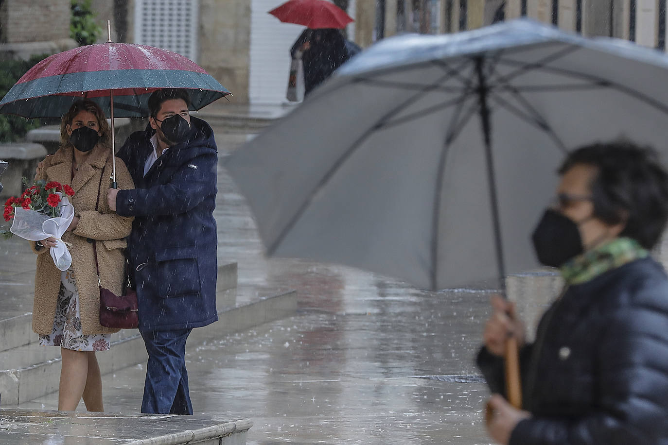 La Comunitat Valenciana cierra el invierno y da entrada a la primavera con lluvias y un ambiente frío. Aemet ha activado el aviso amarillo y prolonga hasta el sábado la probabilidad de precipitaciones y nevadas. 