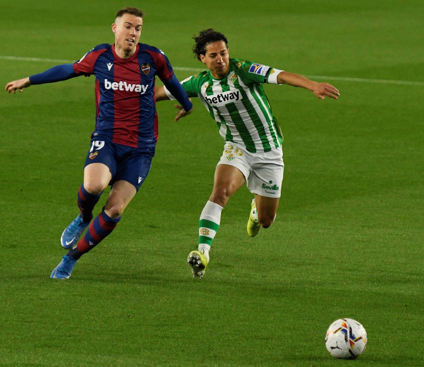 Fotos: Las mejores imágenes del Real Betis - Levante UD