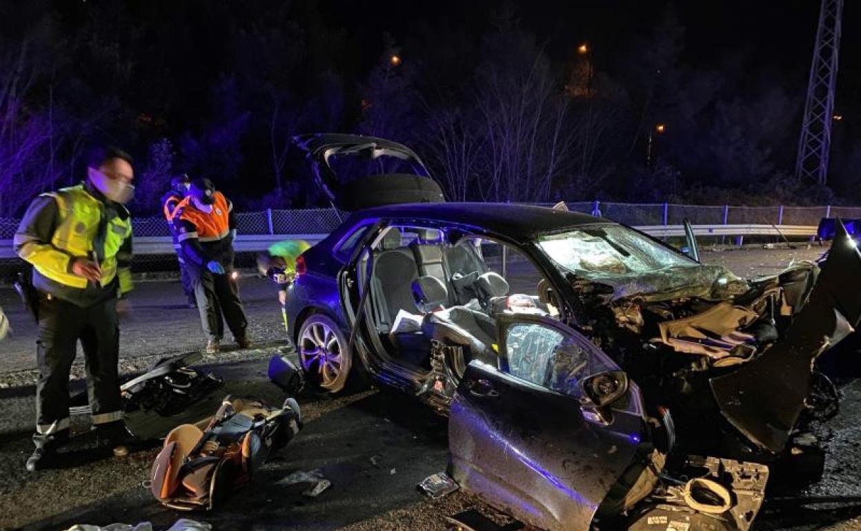 Imagen del coche en el que viajaba la familia. 