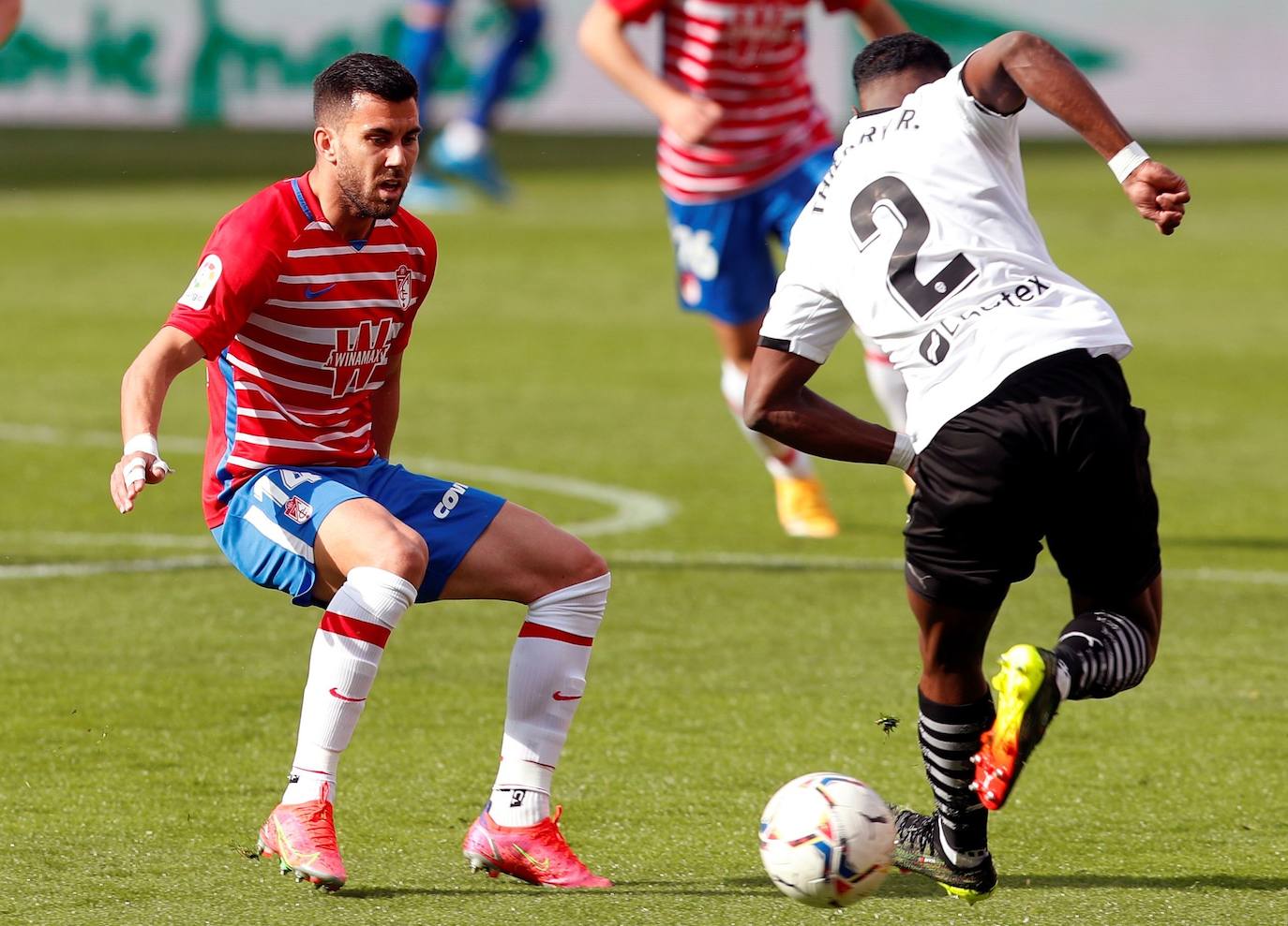 Fotos: Las mejores imágenes del Valencia CF - Granada