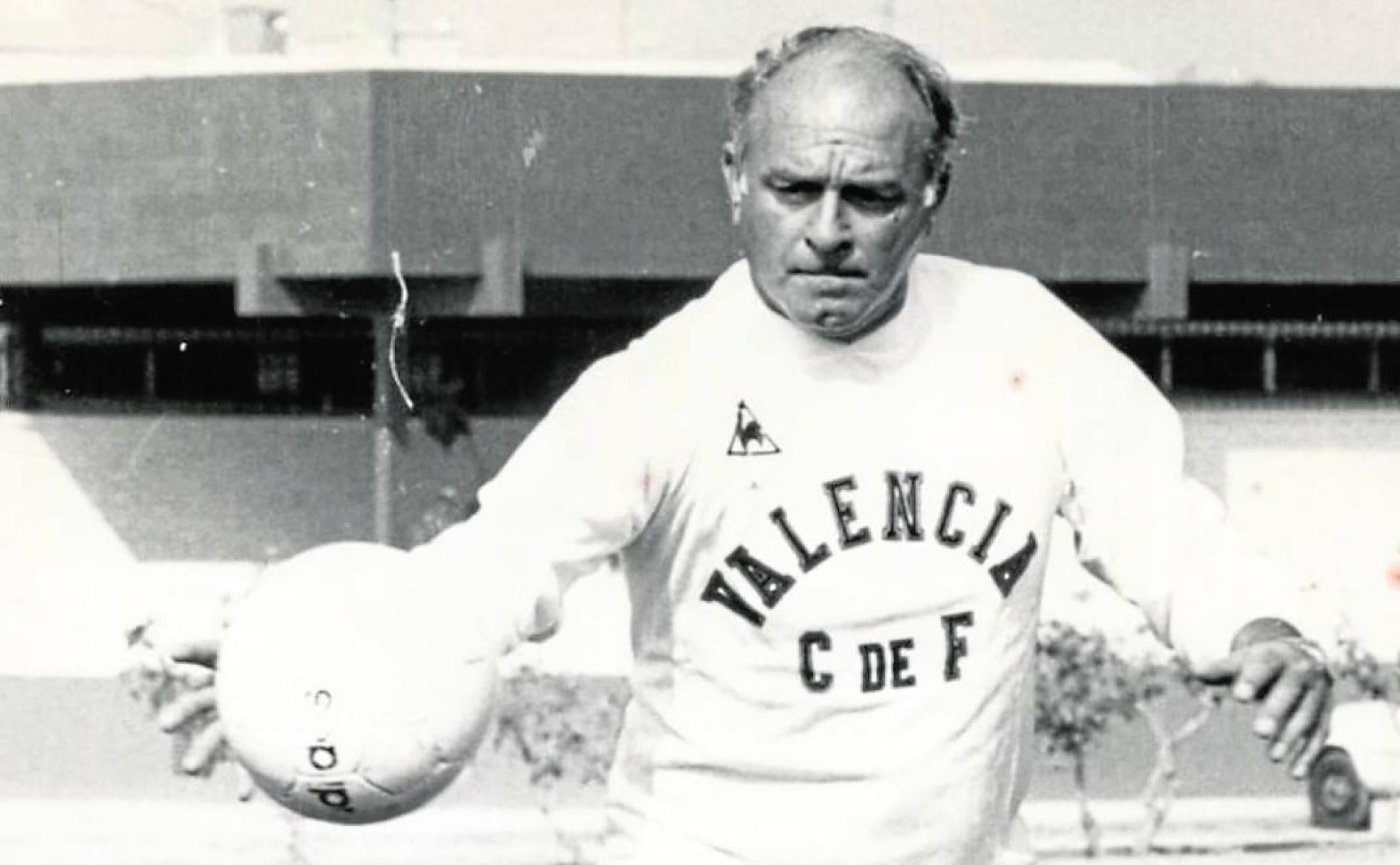 Histórico. Di Stéfano es el entrenador con más partidos oficiales al frente del Valencia con 358.