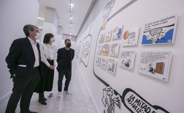 Aurelio Martínez, Diana Morant y Nahuel González en la exposición de Forges en la Marquesa.