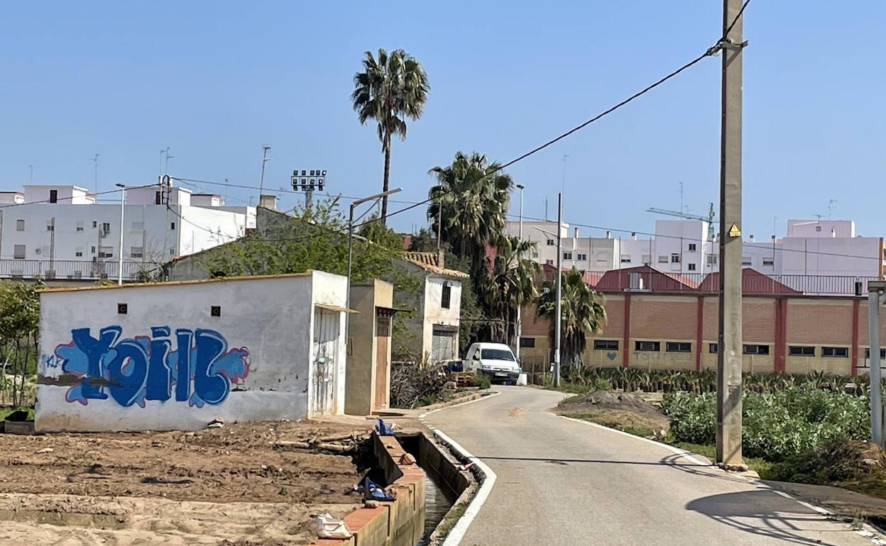 La vivienda de donde se escapan los perros y que es término de Valencia. 