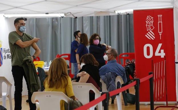 Galería. Los docentes vacunados en Mislata. 