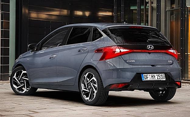 La nueva línea de las ópticas traseras es la parte que mayor personalidad da a la trasera del i20.