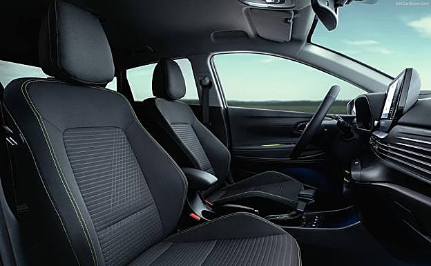 Interior espacioso para un coche de sus características. 