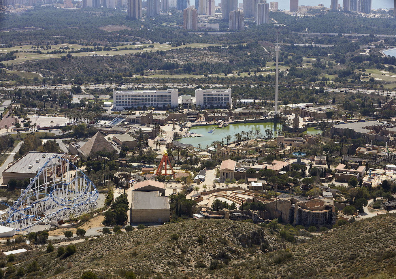 El parque temático lleva ya más de un año cerrado por la pandemia y con sus trabajadores en ERTE. En 2020 cumplió dos décadas en las que el sueño inicial se ha complicado