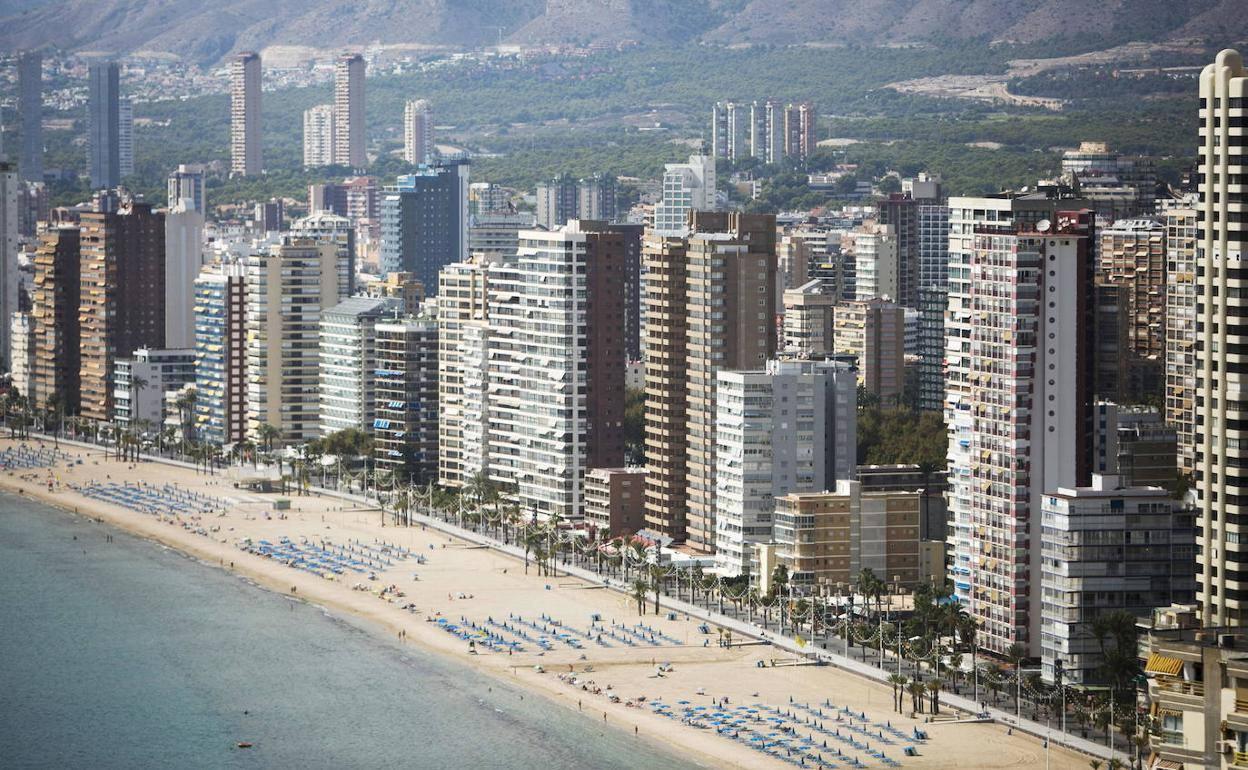 El tiempo en Benidorm en Semana Santa: ¿Fin de semana de lluvia o playa? | Las Provincias
