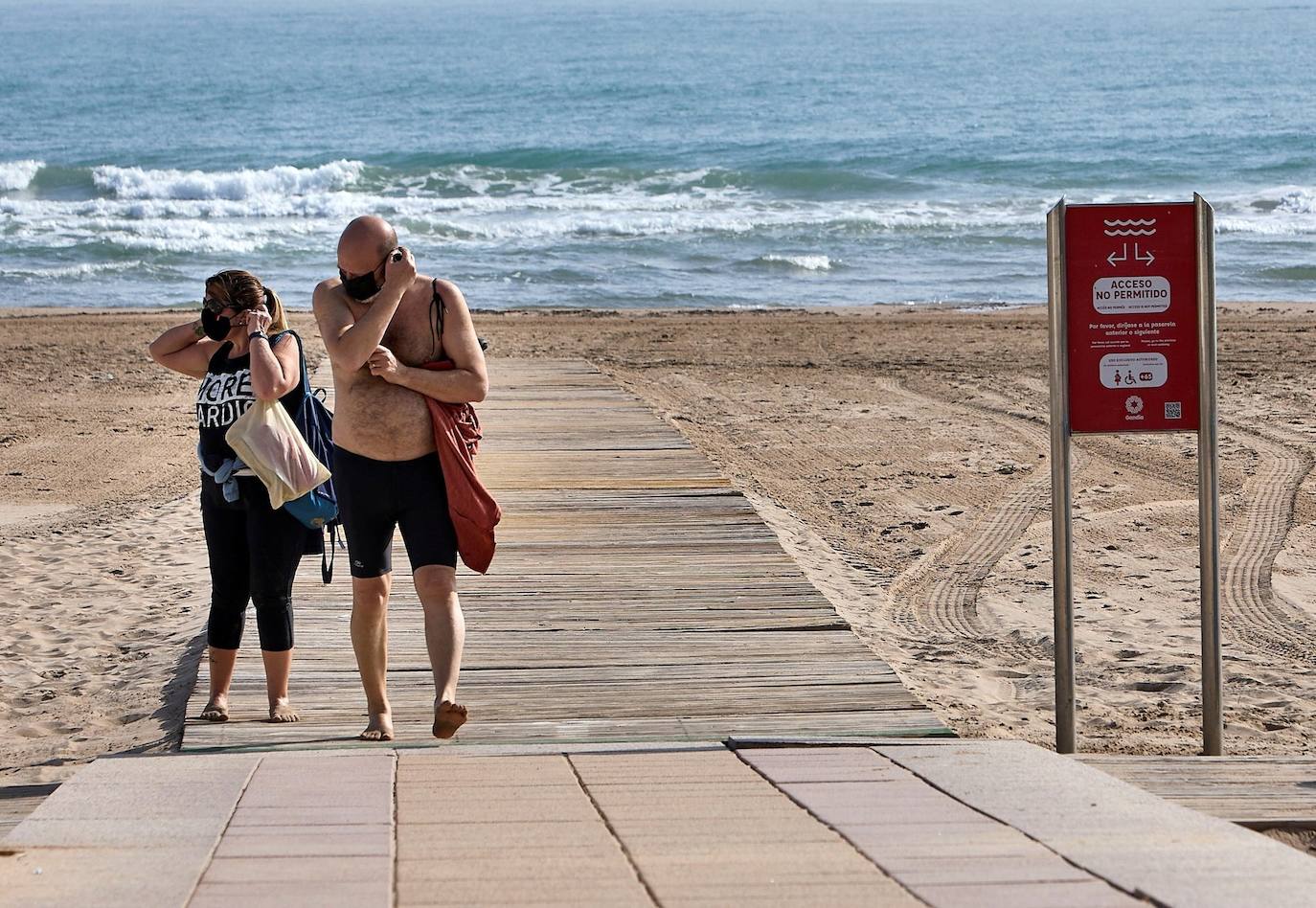 Este miércoles entra en vigor la obligatoriedad de llevar mascarilla en cualquier espacio público, incluso aquellos en los que se garantice la separación entre personas de más de 1,5 metros.