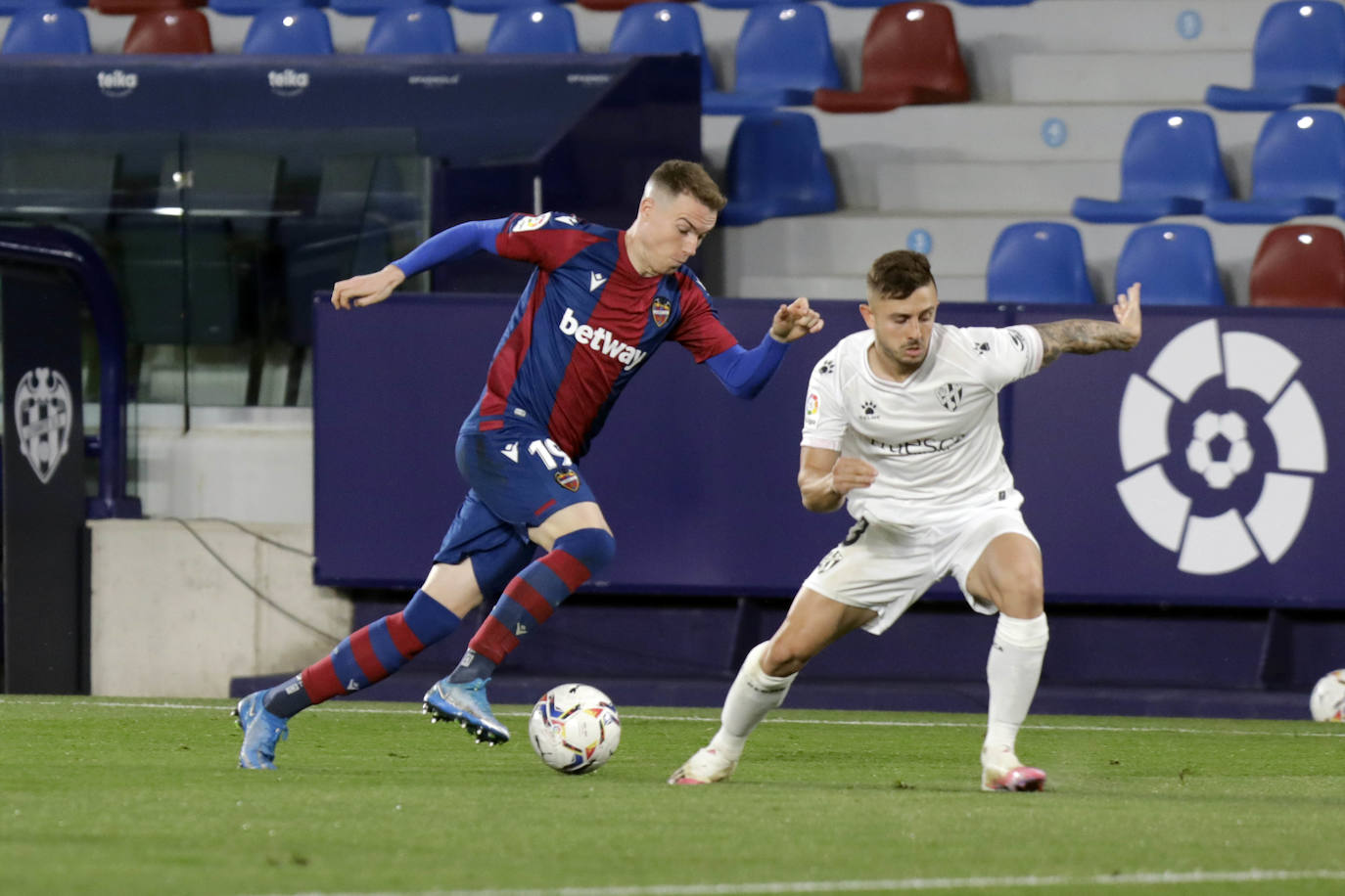 Fotos: Las mejores imágenes del Levante UD-SD Huesca