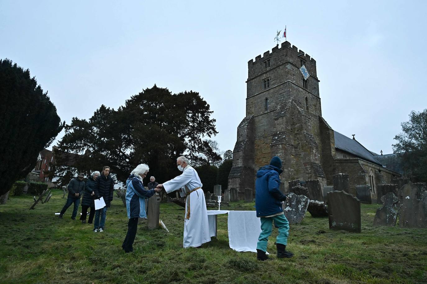 Inglaterra: Una Pascua marcada por la pandemia que se celebra en todo el mundo