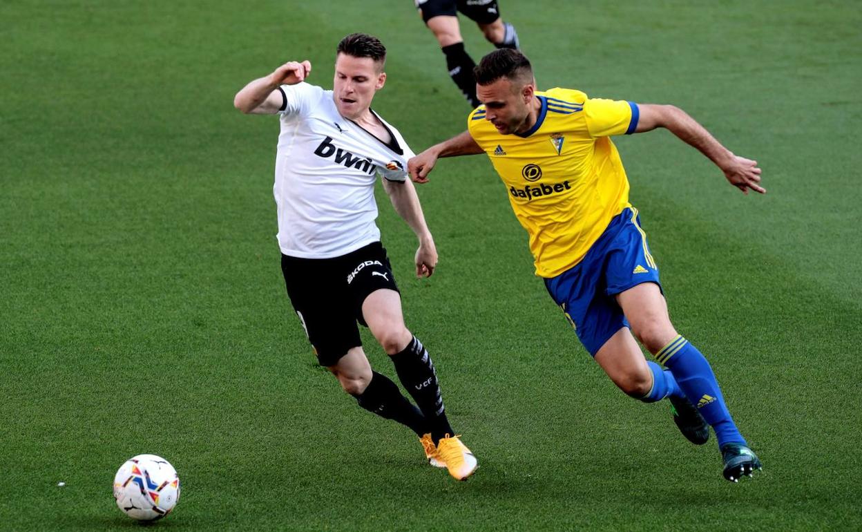 Cala encima a Gameiro en el +partido del domingo. 