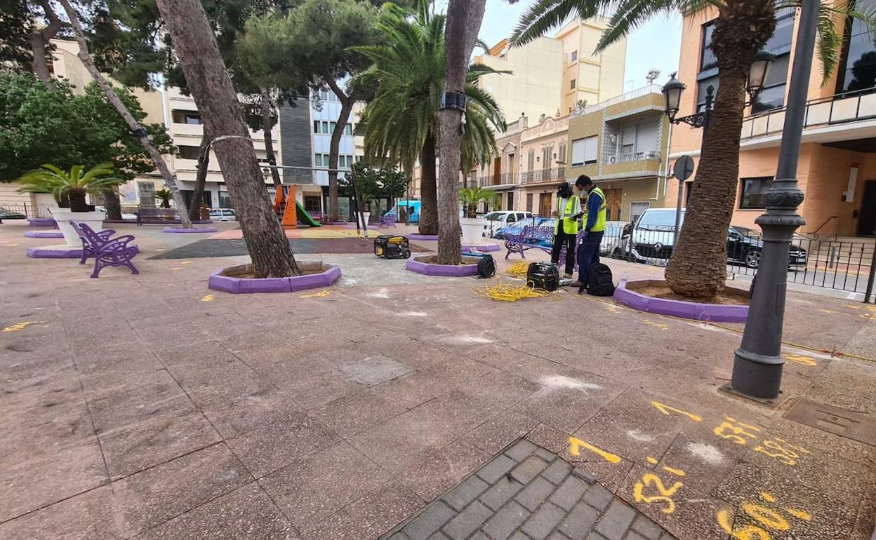 Los trabajo de geometría en la plaza del Jardí. 