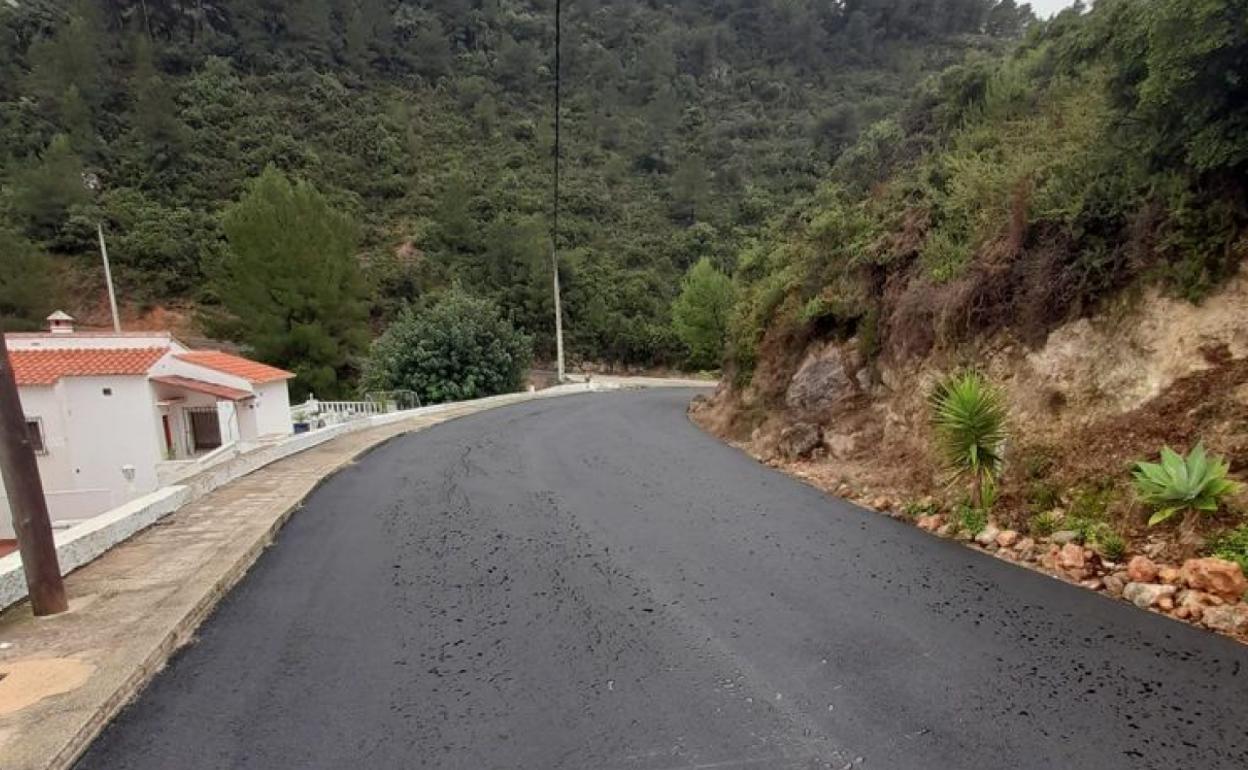 Una de las vías de acceso que se han mejorado en La Font. 