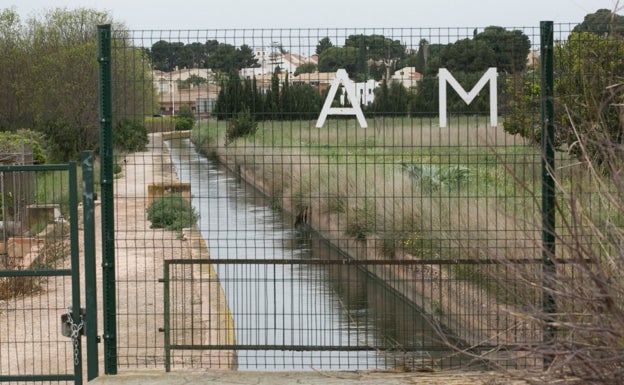 El tramo de la acequia donde apareció el cadáver. 