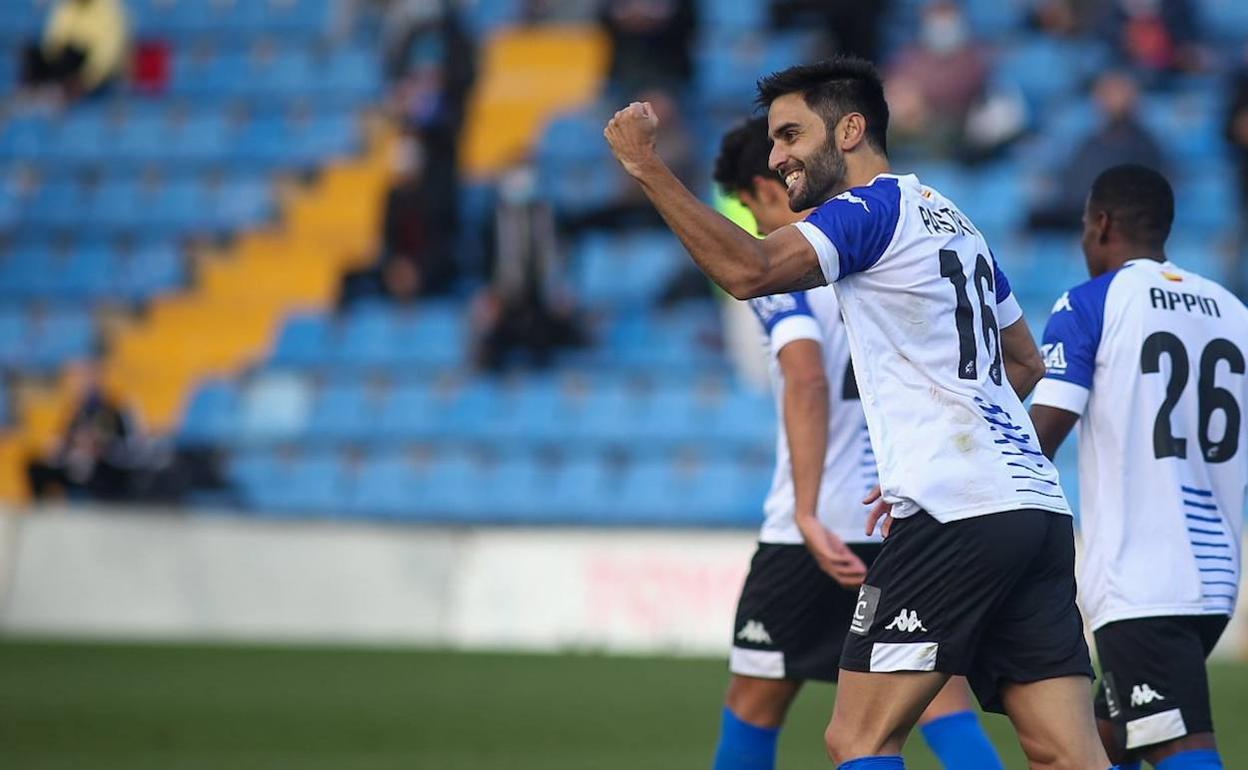 Rodrigo Pastorini celebra el tanto de la victoria. 