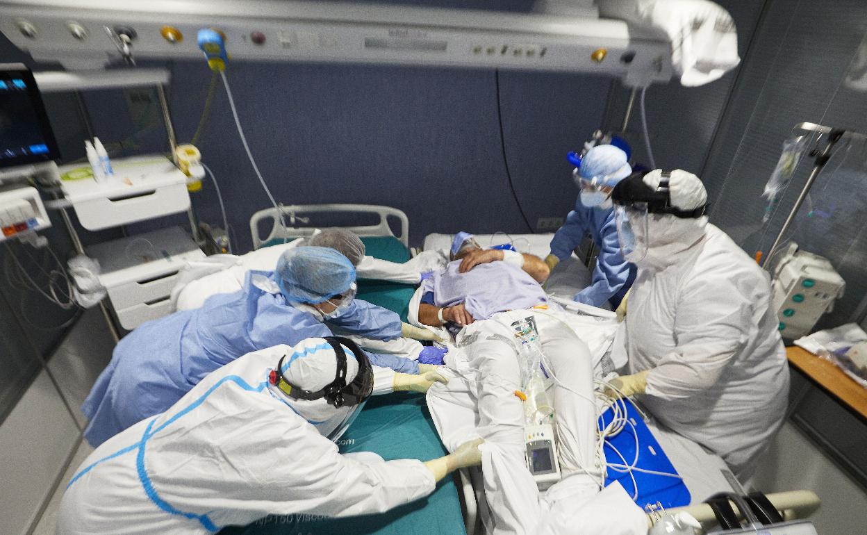 Zona de Cuidados Intensivos en un hospital valenciano. 