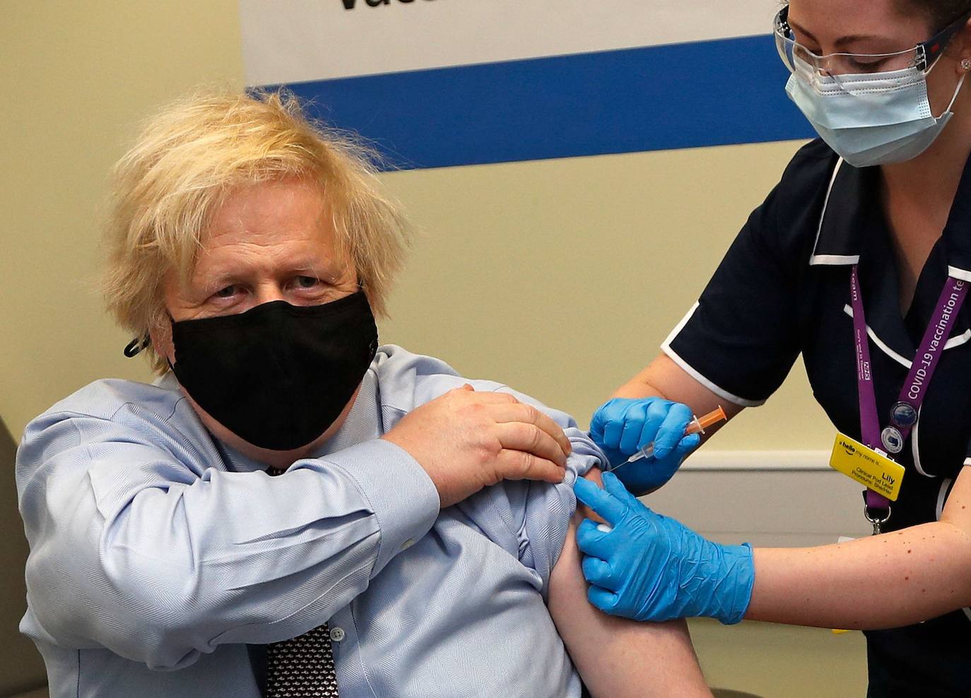 El primer ministro británico, Boris Johnson, se vacunó el pasado 19 de marzo también con AstraZeneca. Eligió a conciencia la vacuna de su país.