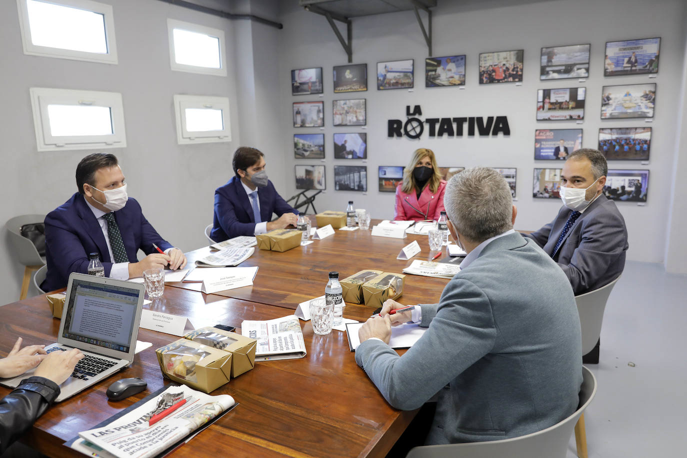 Fotos: Mesa de expertos ¿Dónde invertir en tiempos de Covid-19?