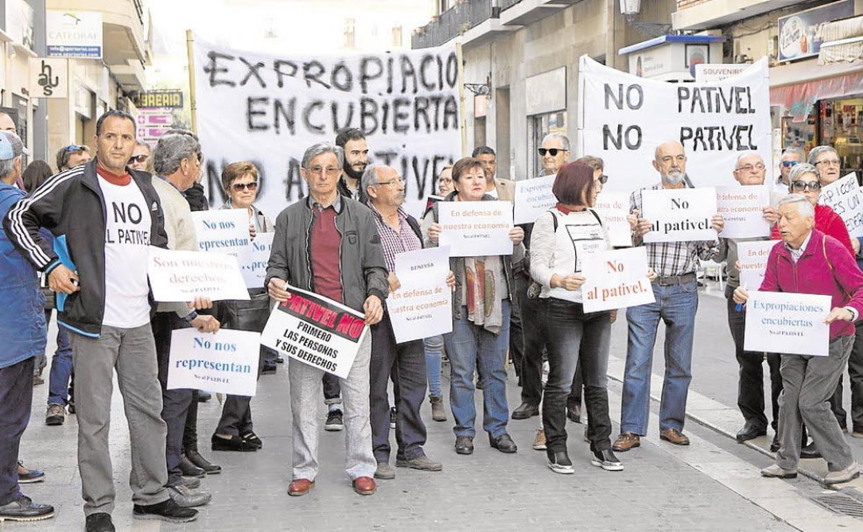 Una protesta de propietarios contra el Pativel. 