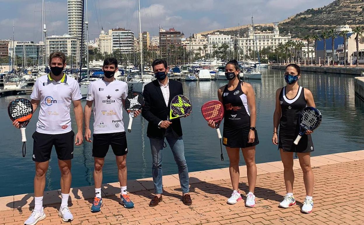 Presentación del Estrella Damm Alicante Open, este martes en el puerto de la ciudad. 