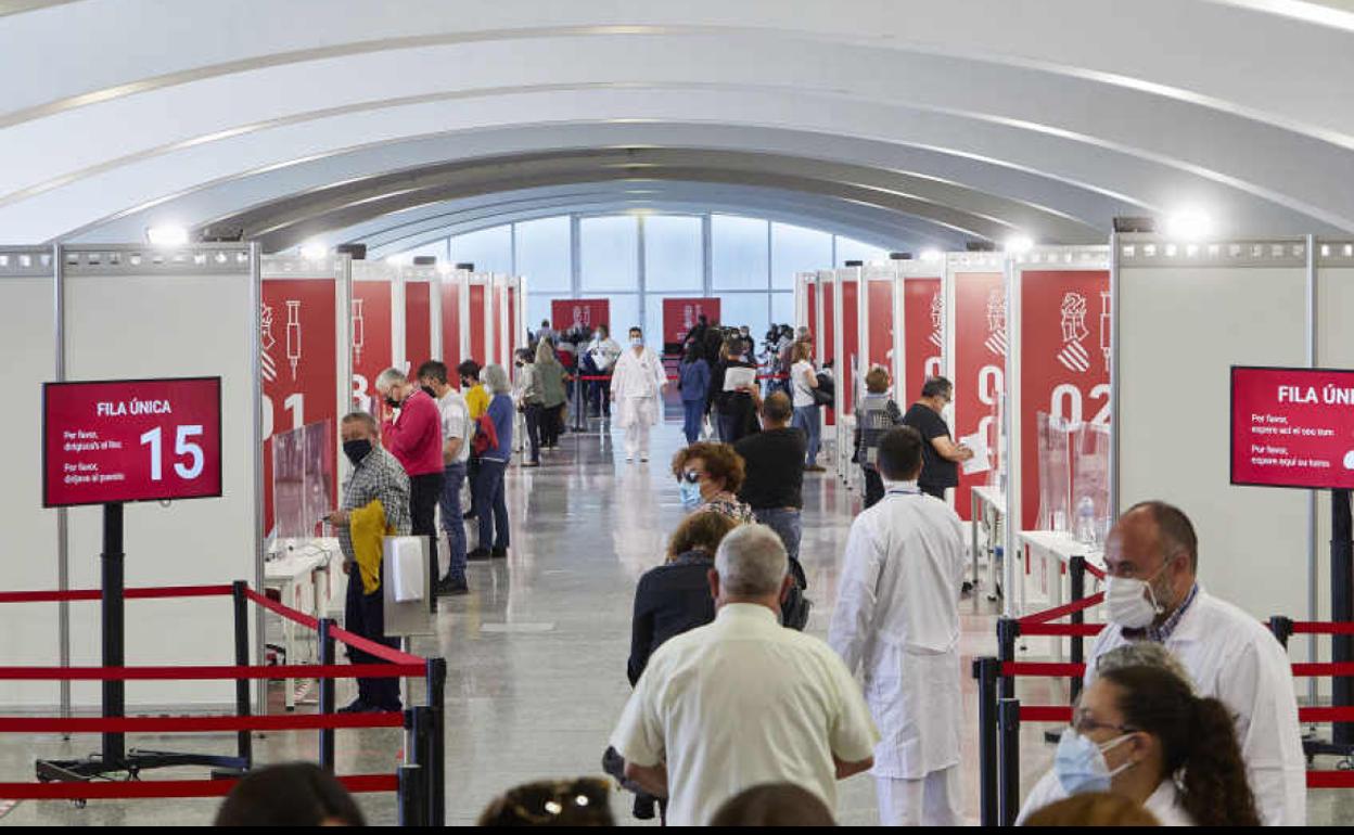 Vacunación en el Museo Príncipe Felipe de Valencia.