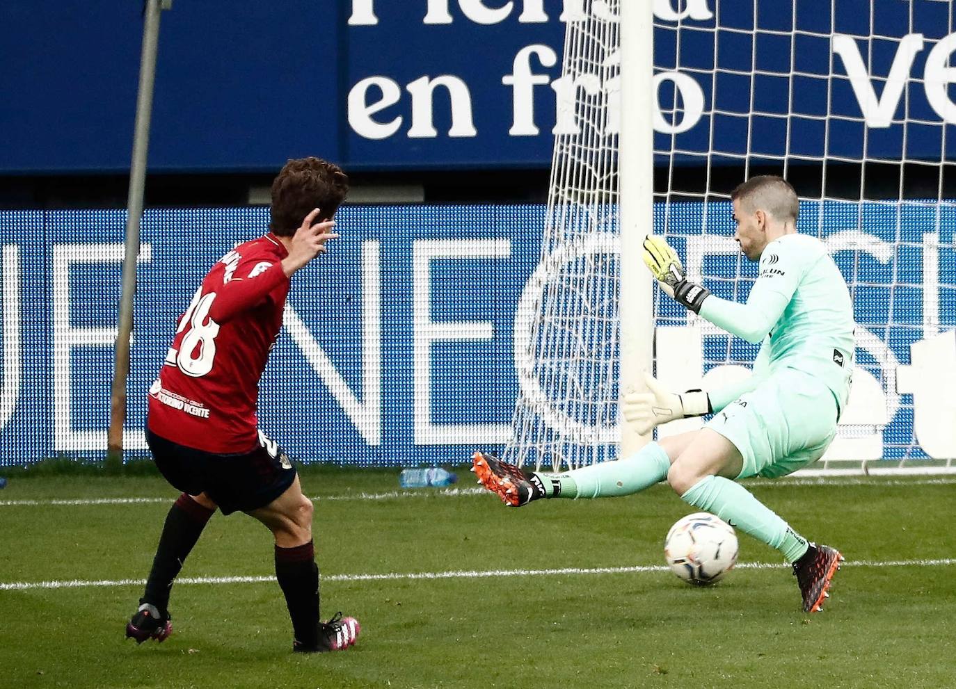 Fotos: Las mejores imágenes del Osasuna-Valencia CF