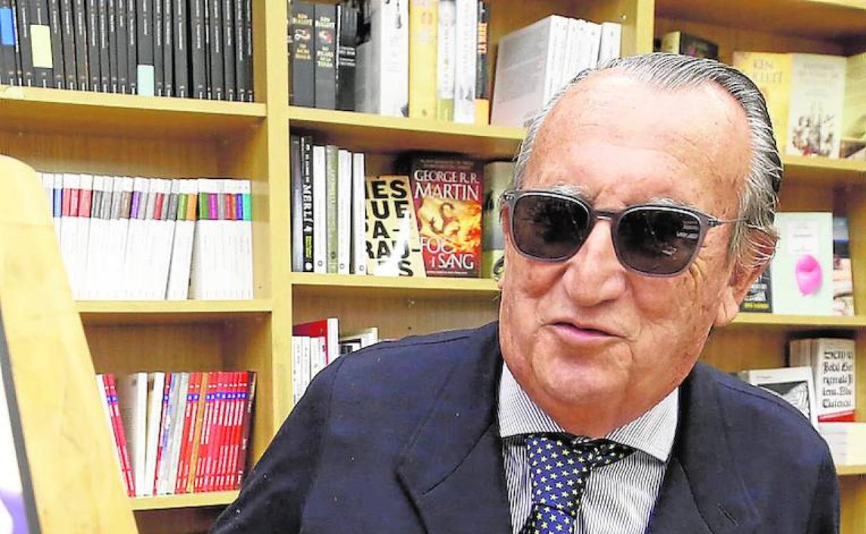 El expresidente de la Diputación, durante la presentación de su biografía. 