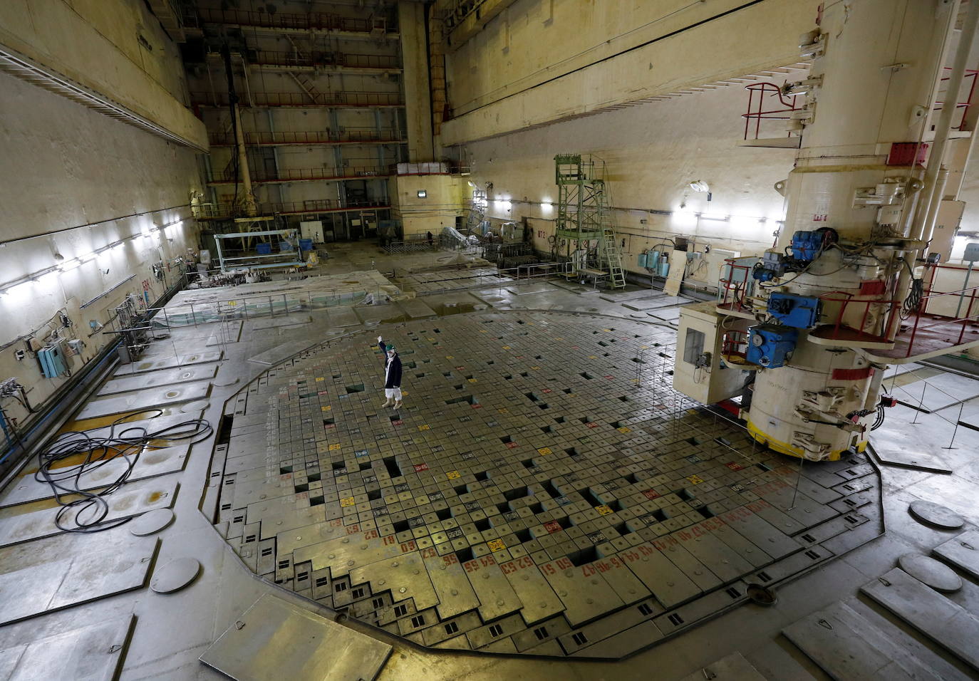 Ucrania pretende convertir las ruinas de Chernobyl en Patrimonio Mundial de la Humanidad. La zona de exclusión permanece abandonada tras el desastre nuclear producido el 26 de abril de 1986 y hoy se ha convertido en un santurario para los amantes del turismo oscuro. También es el recuerdo físico del horror, donde el paso del tiempo acentúa esa sensación de catástrofe, de vida arrasada de golpe, que transmite cada objeto del lugar.