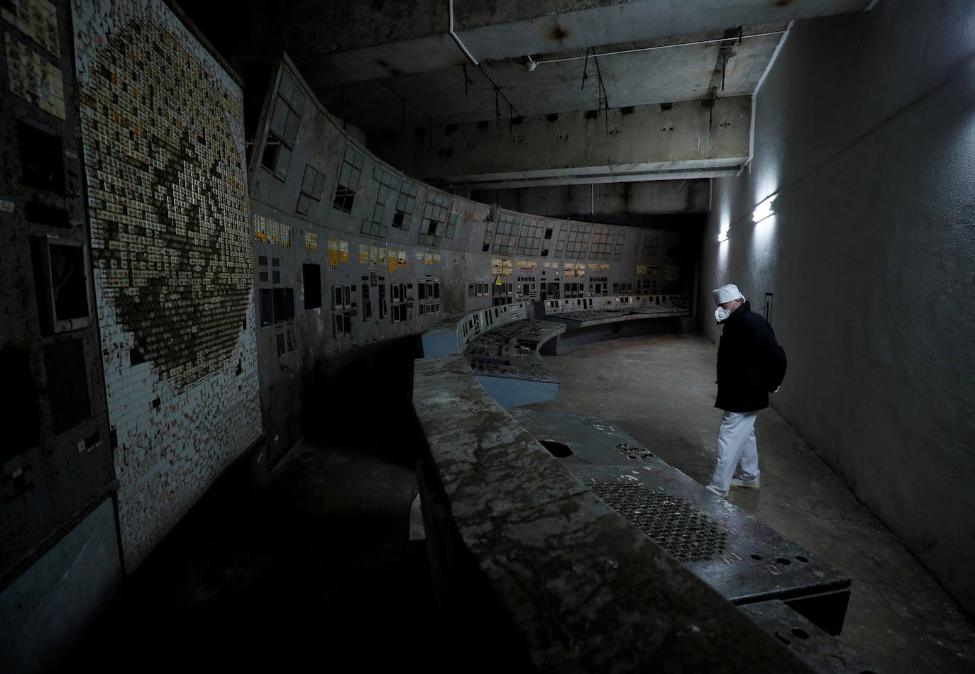 Ucrania pretende convertir las ruinas de Chernobyl en Patrimonio Mundial de la Humanidad. La zona de exclusión permanece abandonada tras el desastre nuclear producido el 26 de abril de 1986 y hoy se ha convertido en un santurario para los amantes del turismo oscuro. También es el recuerdo físico del horror, donde el paso del tiempo acentúa esa sensación de catástrofe, de vida arrasada de golpe, que transmite cada objeto del lugar.