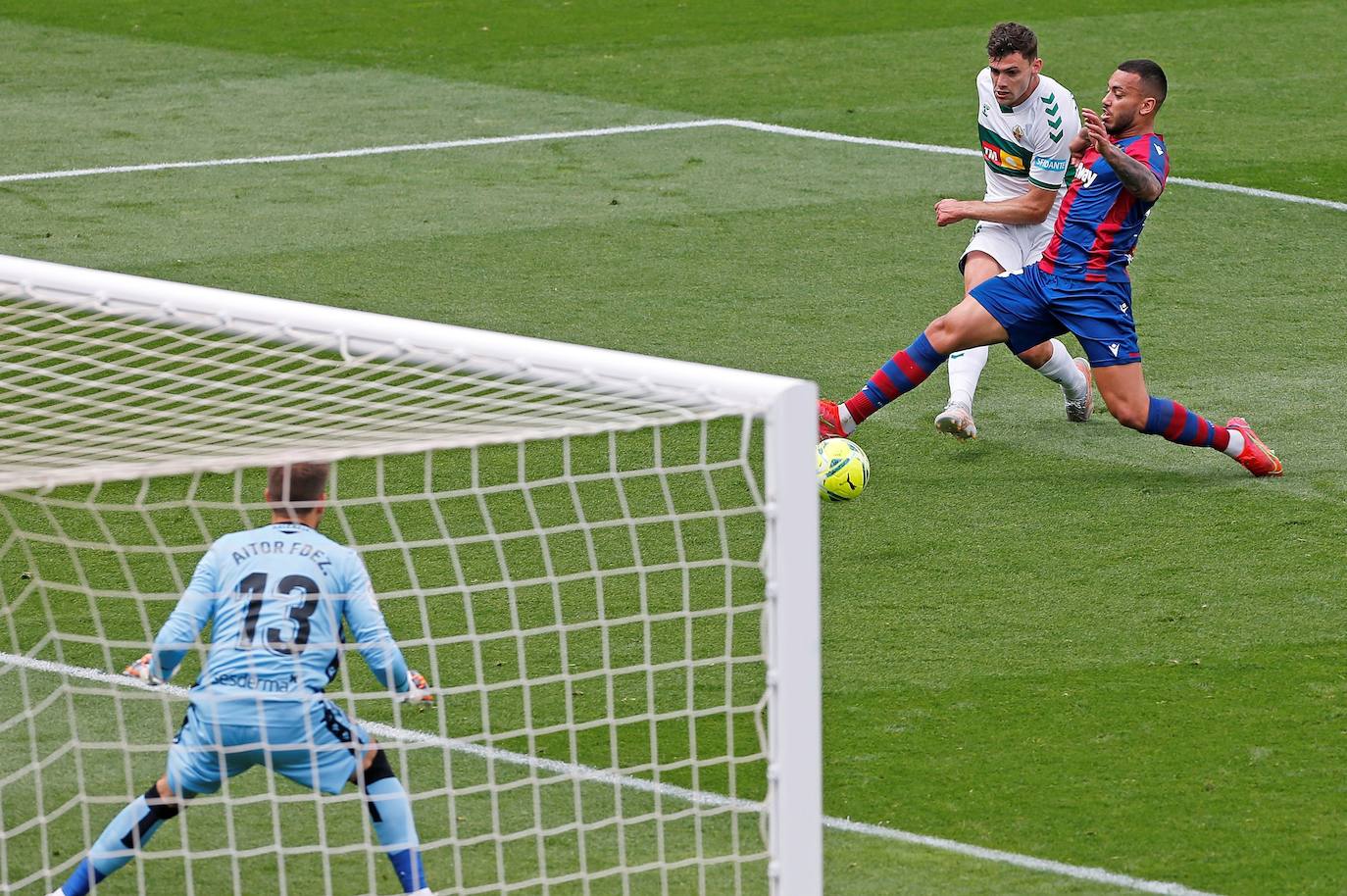 Fotos: Las mejores imágenes del Elche CF-Levante UD