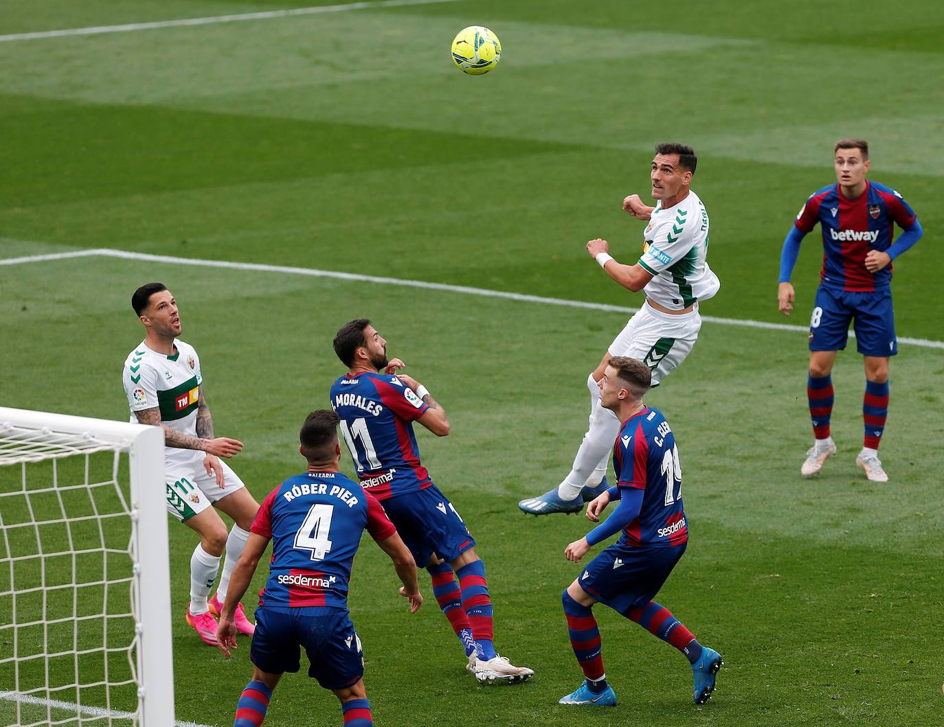 Fotos: Las mejores imágenes del Elche CF-Levante UD