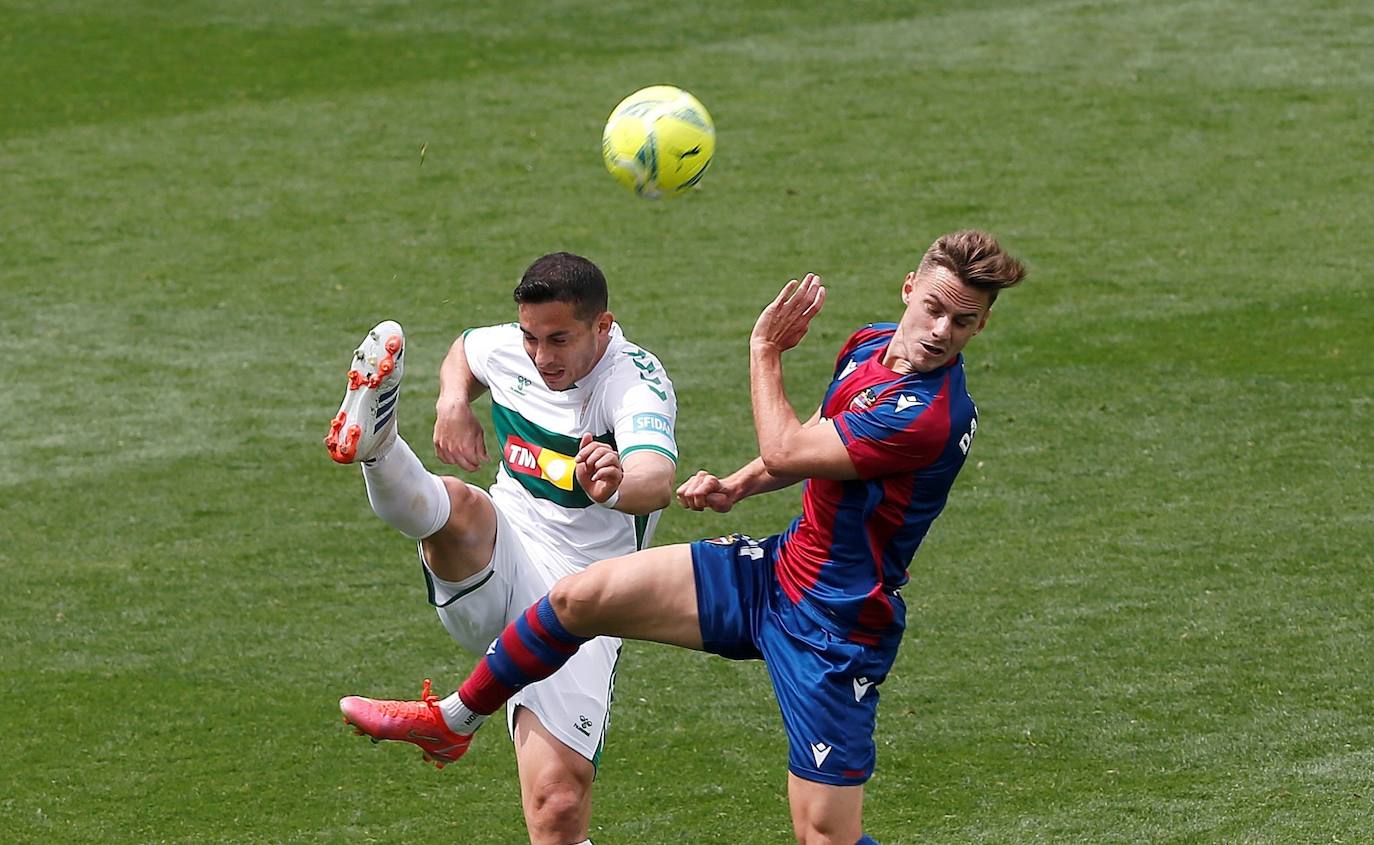 Fotos: Las mejores imágenes del Elche CF-Levante UD