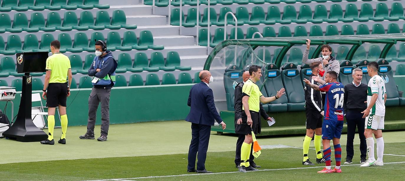 Fotos: Las mejores imágenes del Elche CF-Levante UD