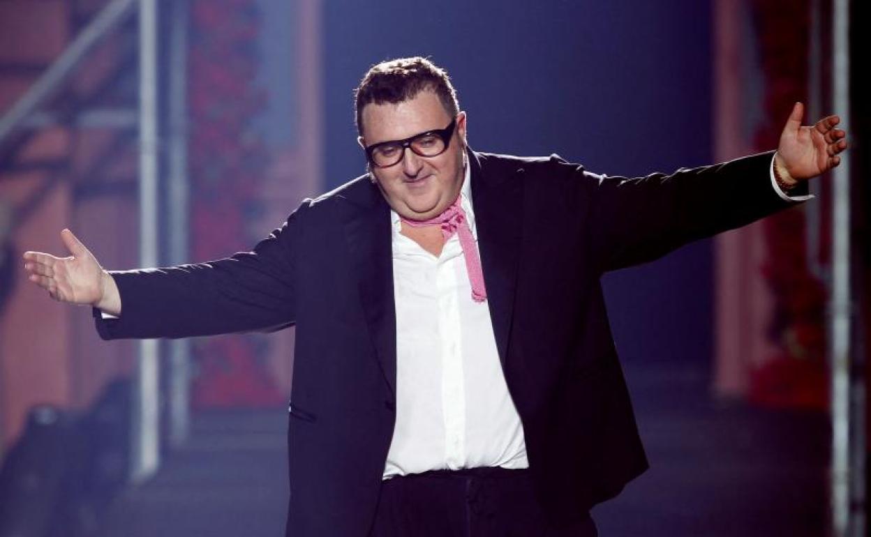 Alber Elbaz, durante uno de sus últimos trabajos para Lanvin en 2013.