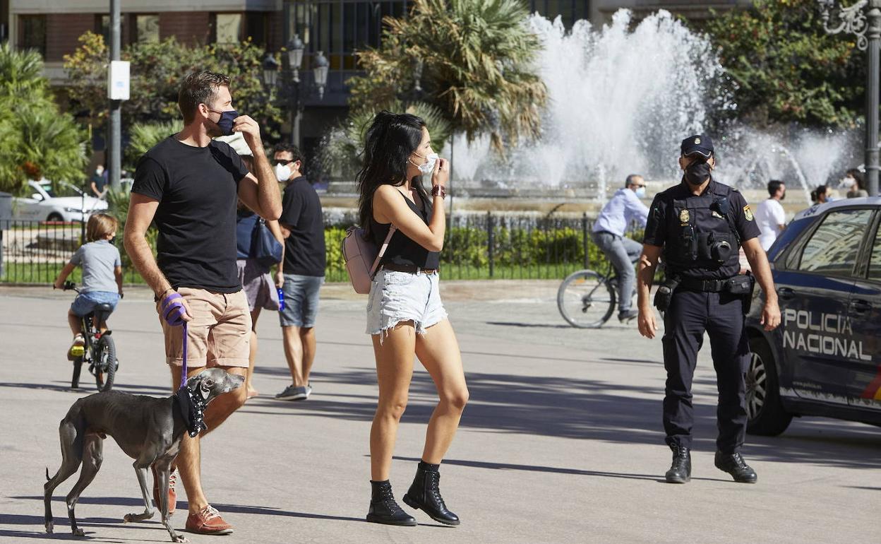 Un agente, en el centro de Valencia